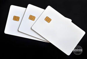 Entre em contacto com o fornecedor de cartões IC para serviços bancários e controlo de acesso